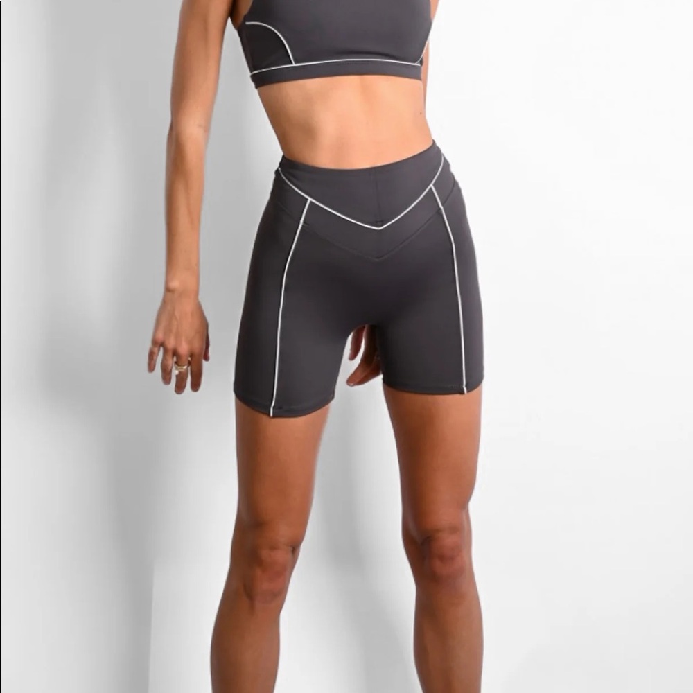 YLLW the label - Christopher contour shorts